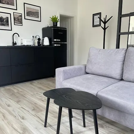 Apartmanovy Dum Jansky Sen