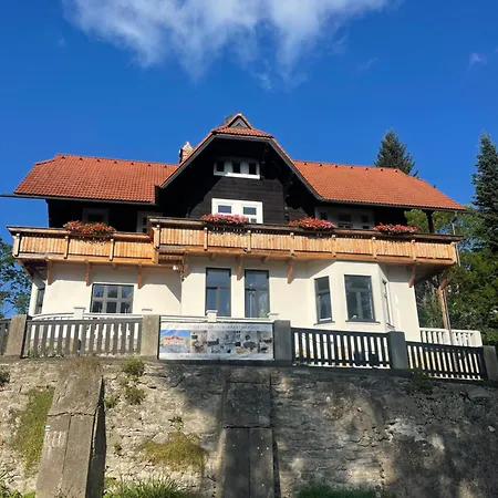 Apartmanovy Dum Jansky Sen
